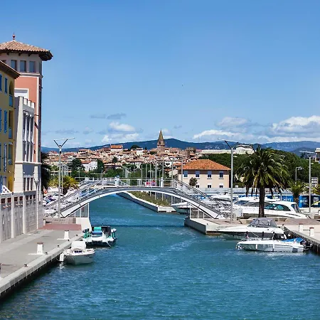 Splendide Studio Au Cœur Historique De Fréjus